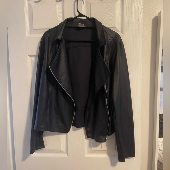 Faux leather jacket - Picture 2 of 4